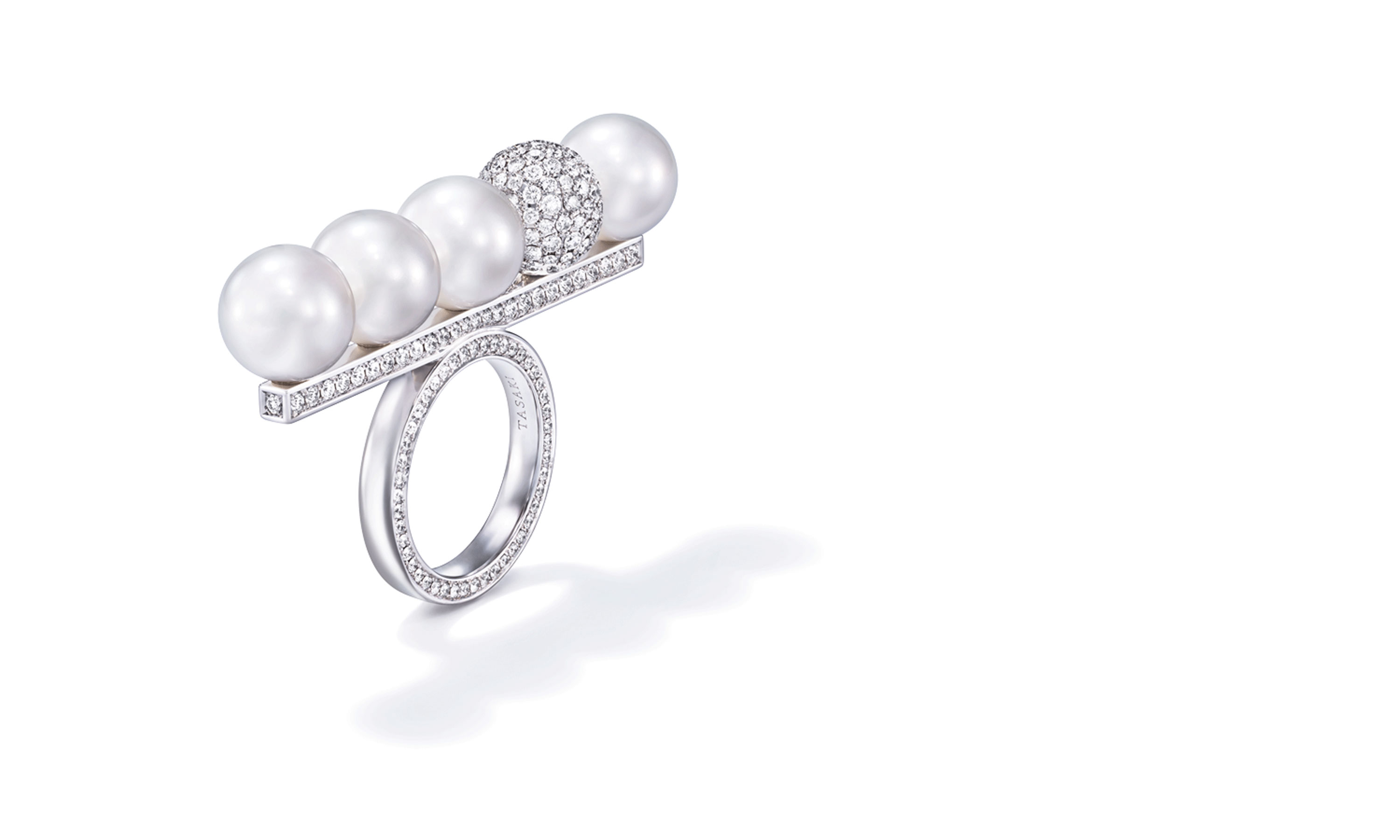 balance decade pearls & diamonds Ring