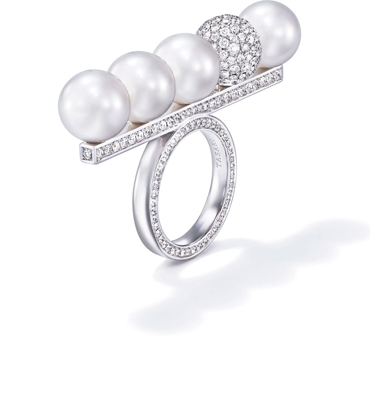 balance decade pearls & diamonds Ring